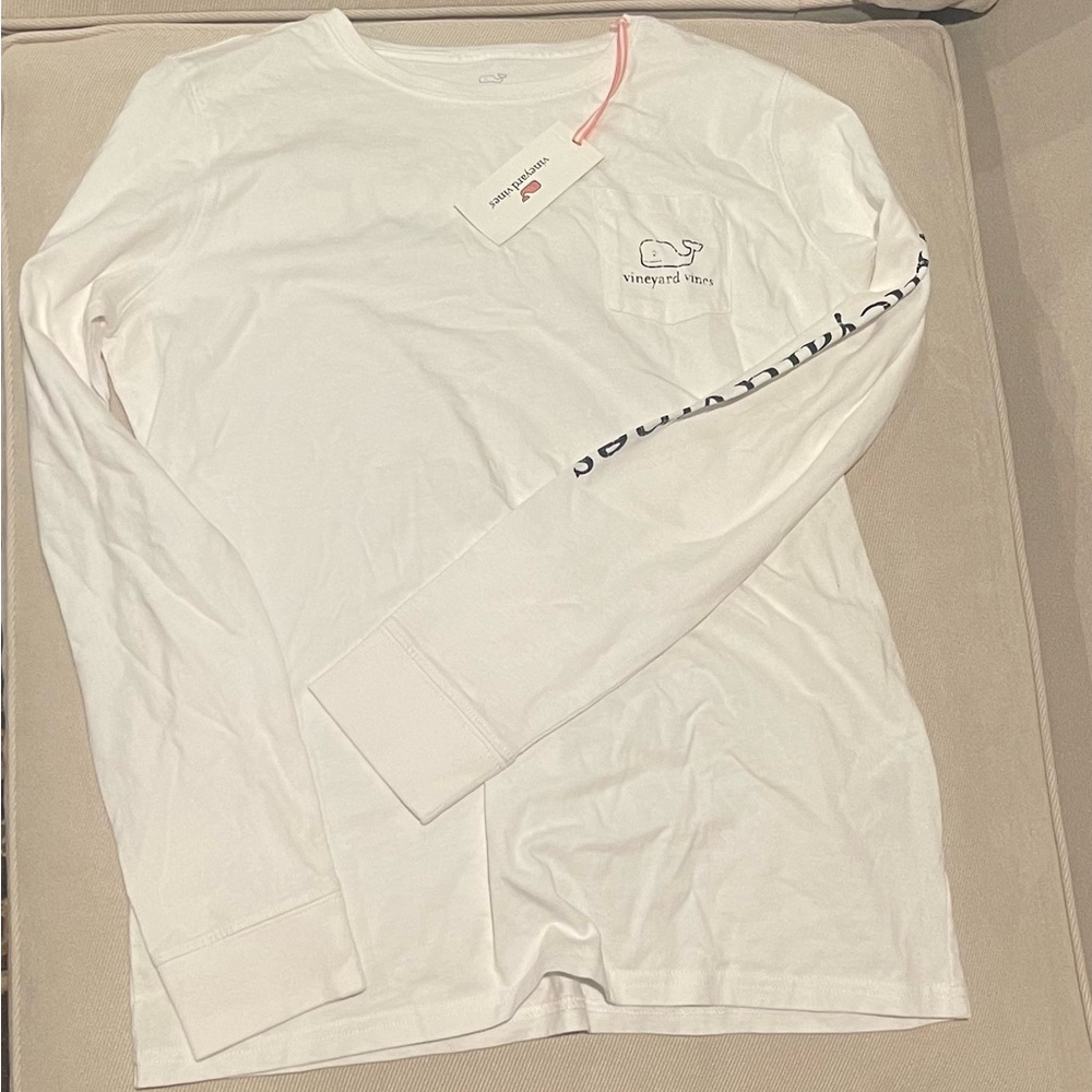 Vineyard Vines Vintage Whale Long-Sleeve Pocket Tee. White.